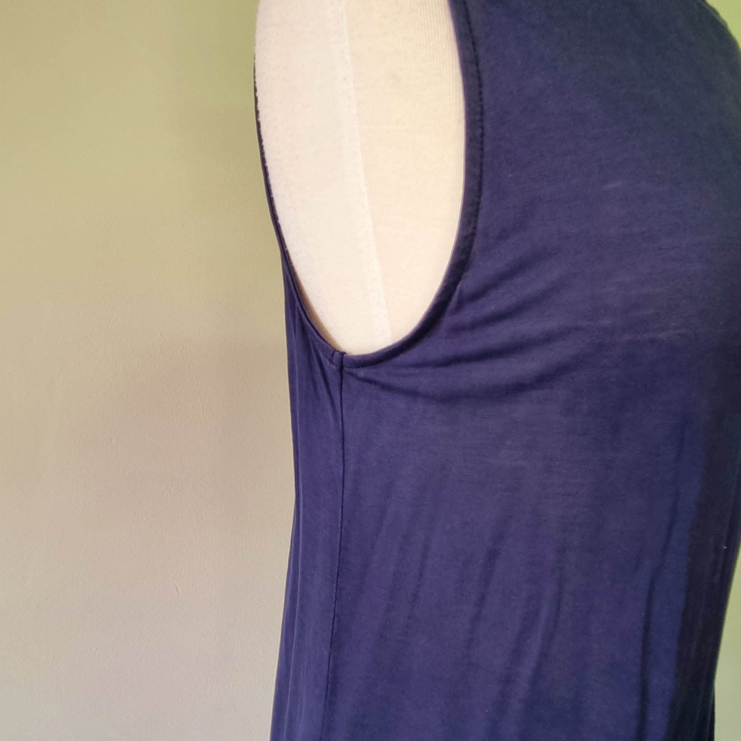 Studio W - Sleeveless dark blue casual T-shirt with front pleat