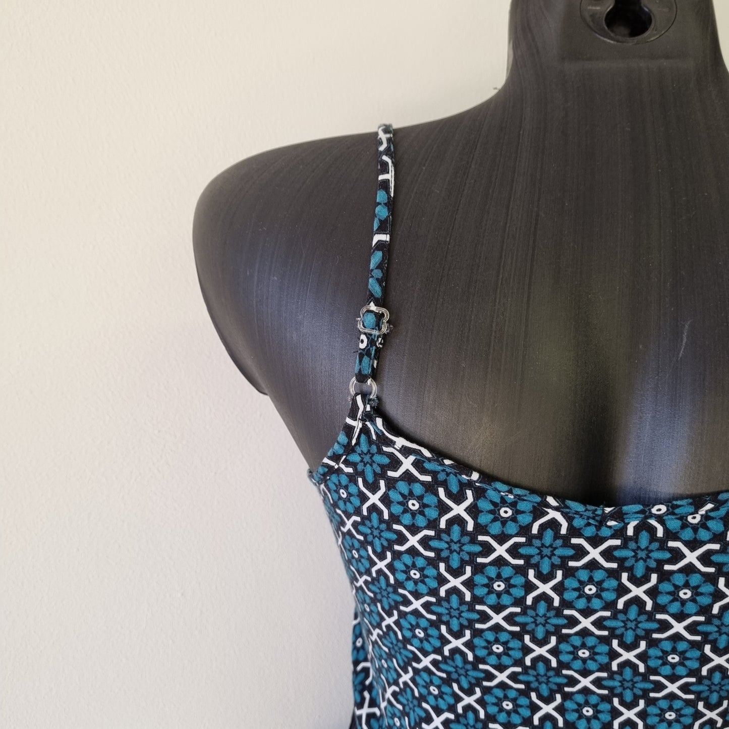 No Tag - Green & white strappy tassel top