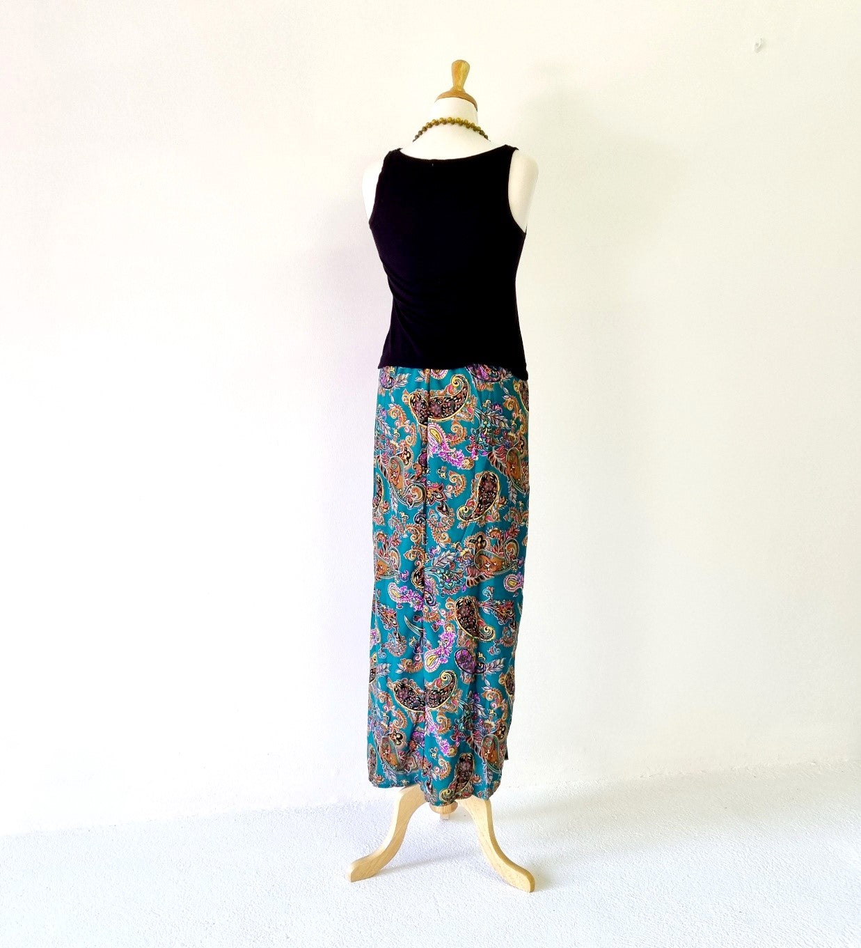 No Tag - Green & pink paisley patterned long skirt