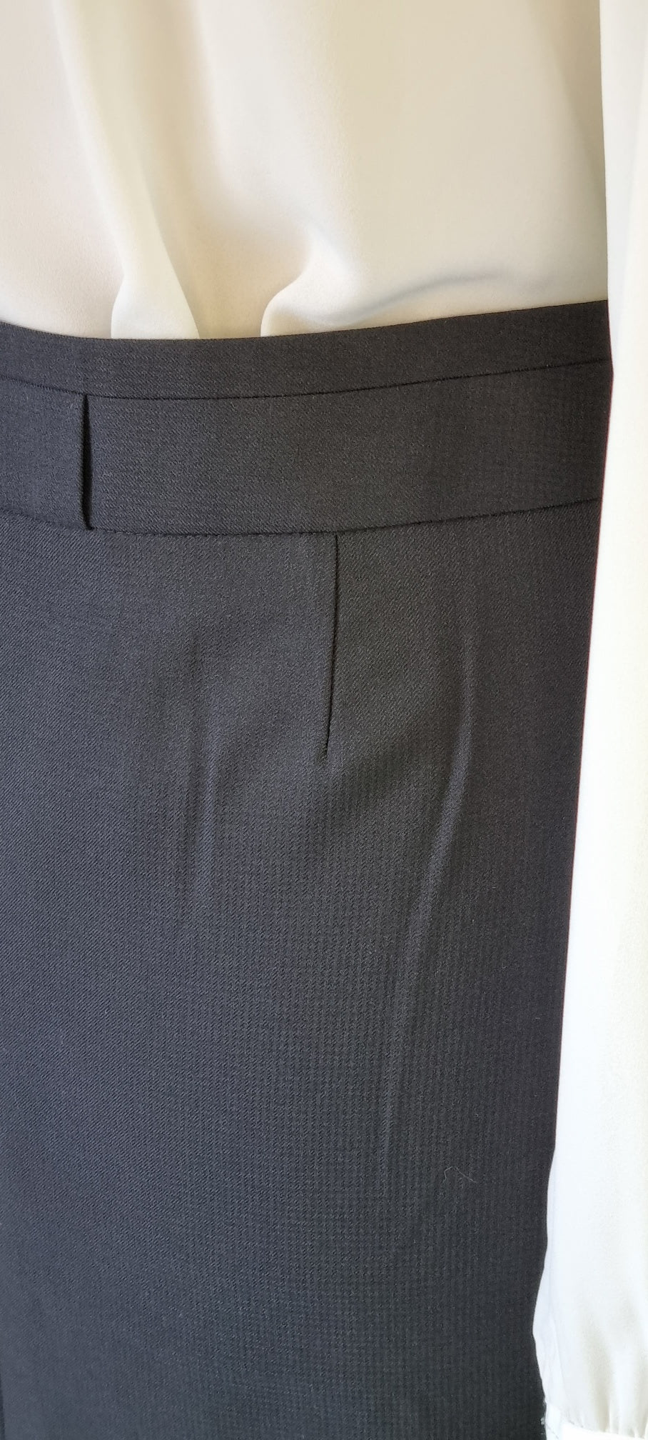 G2000 Woman - Black lined suit skirt with deep belt feeders