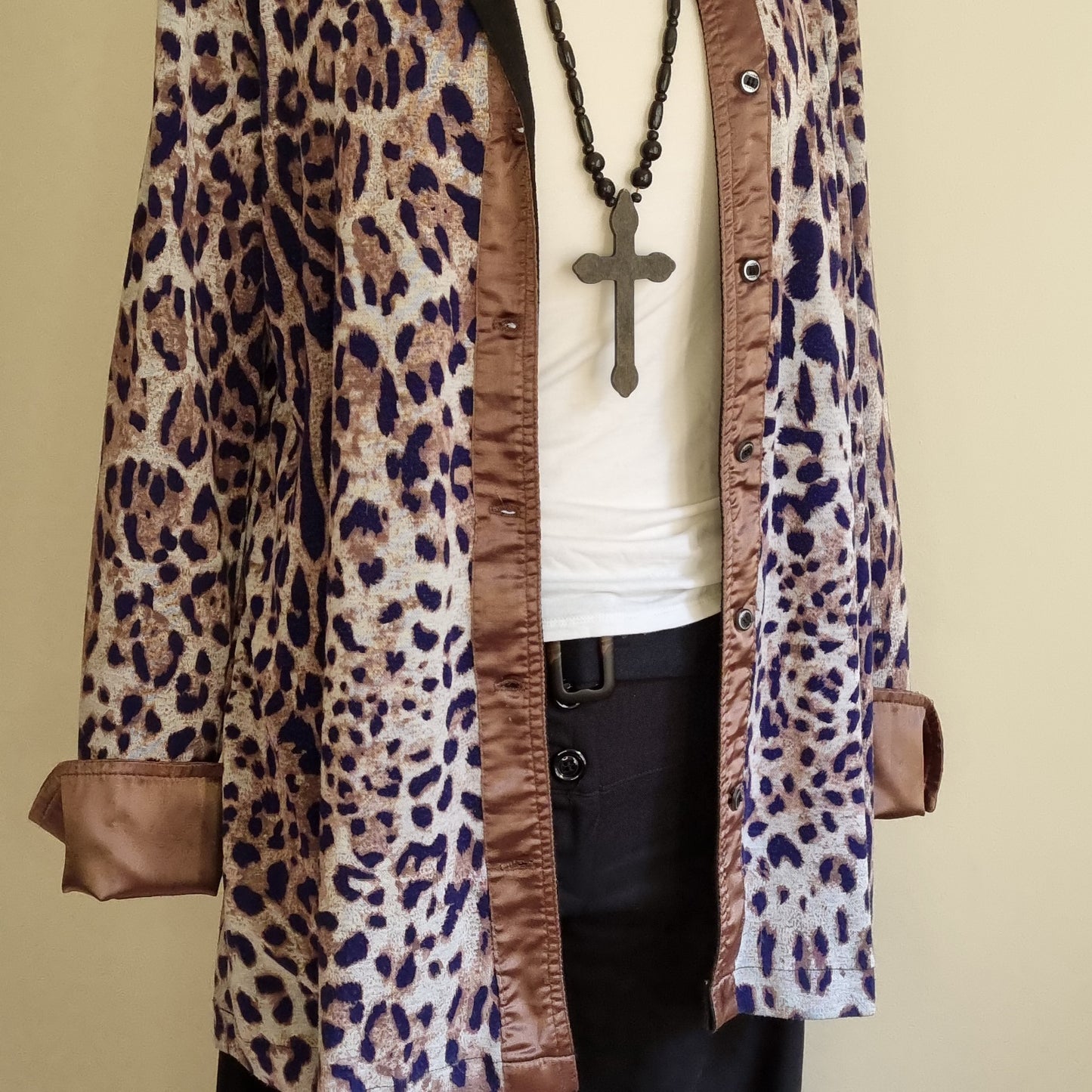 Classic Long sleeve leopard print shirt/jacket with cuff sleeves
