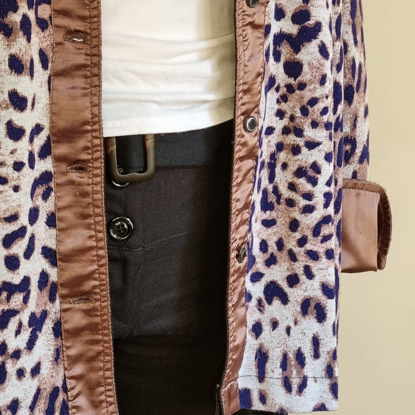 Classic Long sleeve leopard print shirt/jacket with cuff sleeves