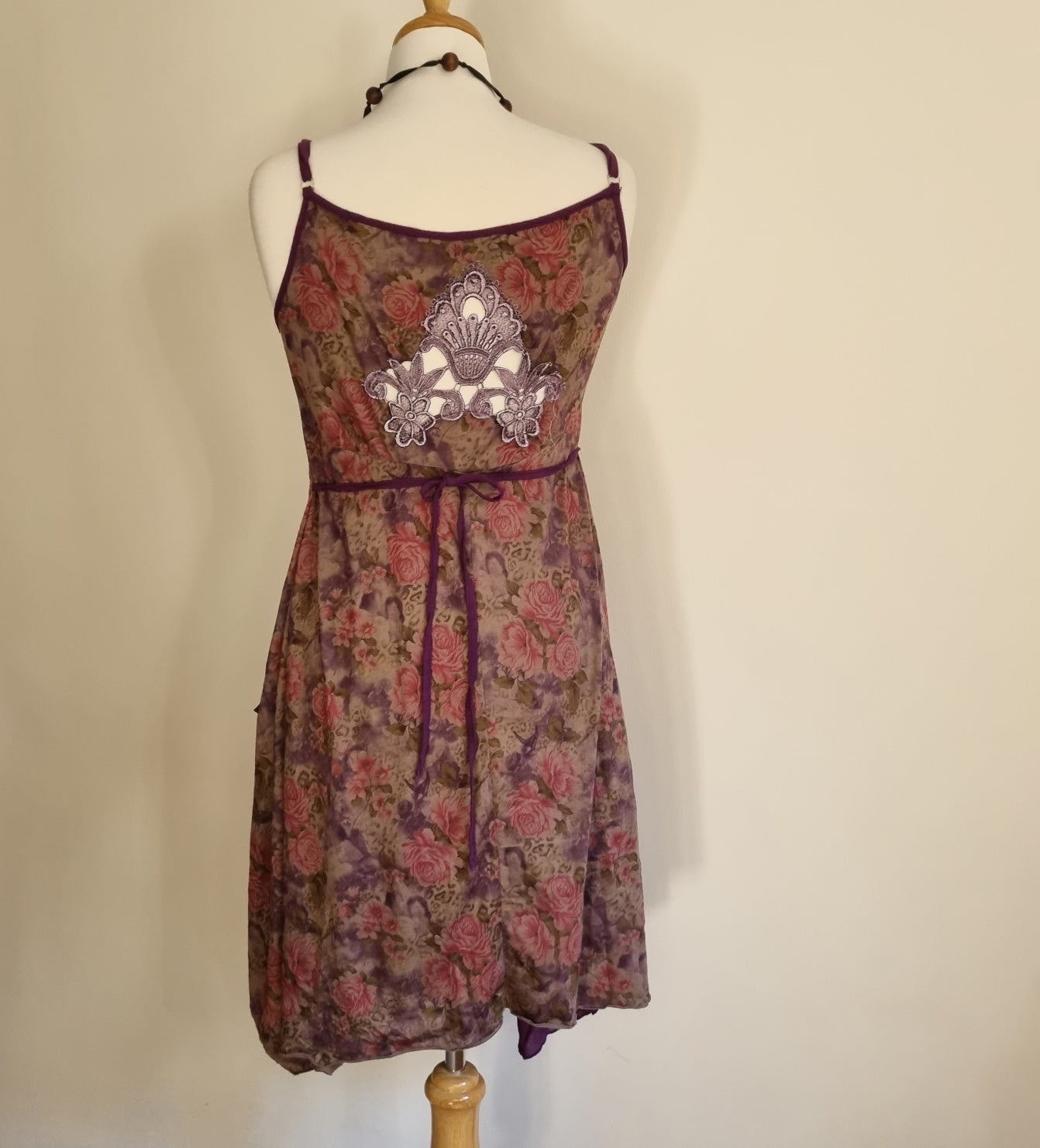 Linda's - Purple sleeveless T-shirt dress with embroider detail