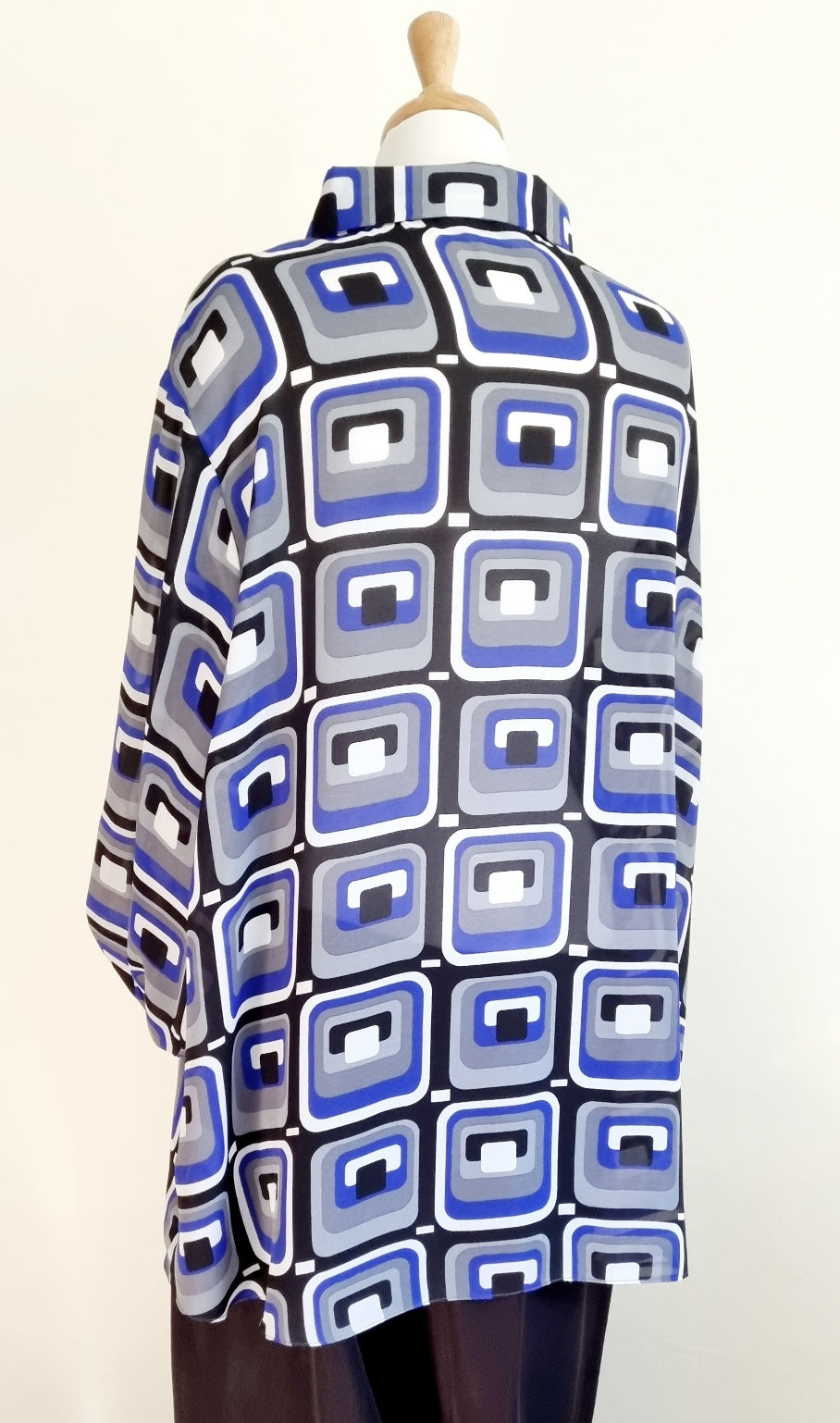 Donna Claire - Blue, black & white shirt