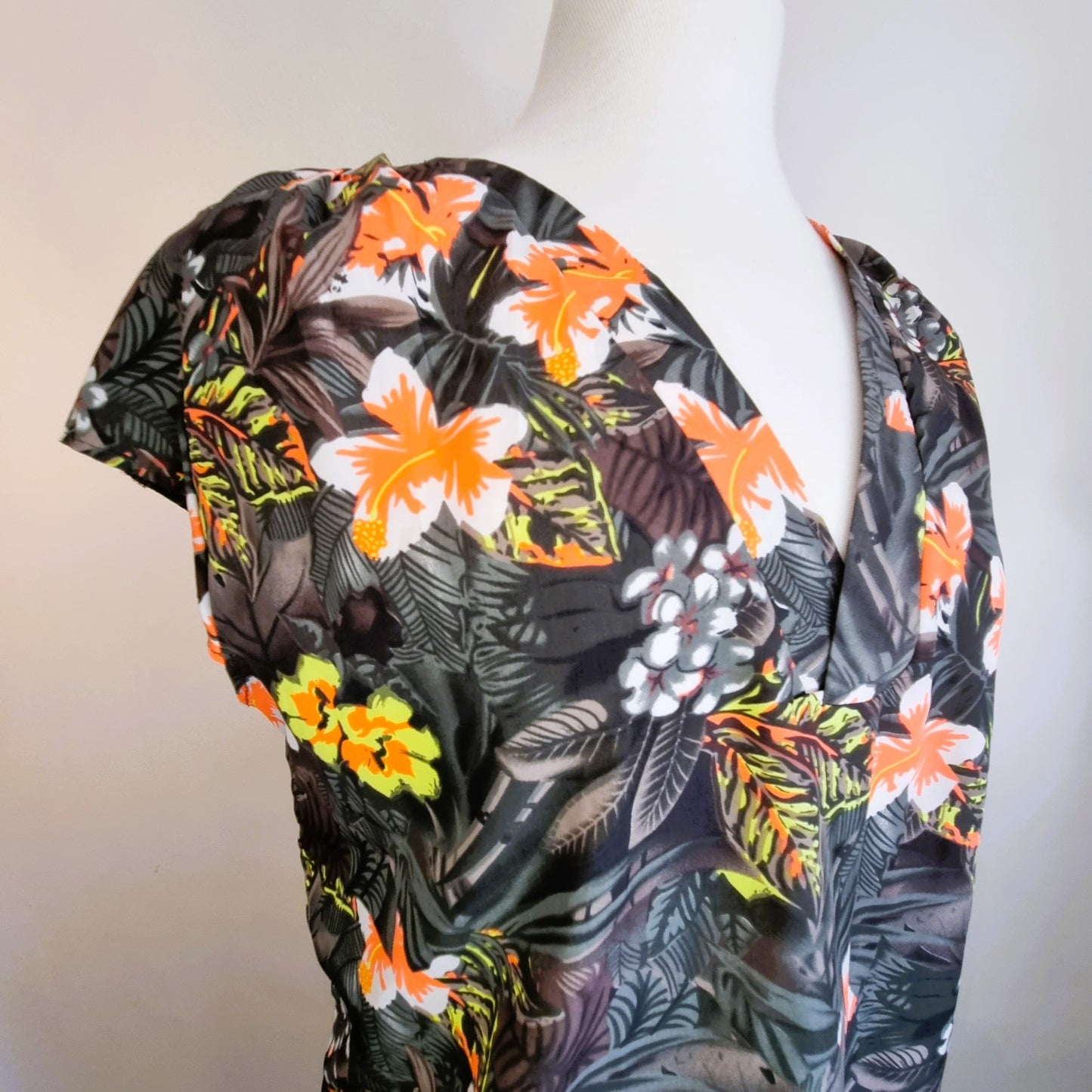 Tango - Grey & orange v-neck summer blouse