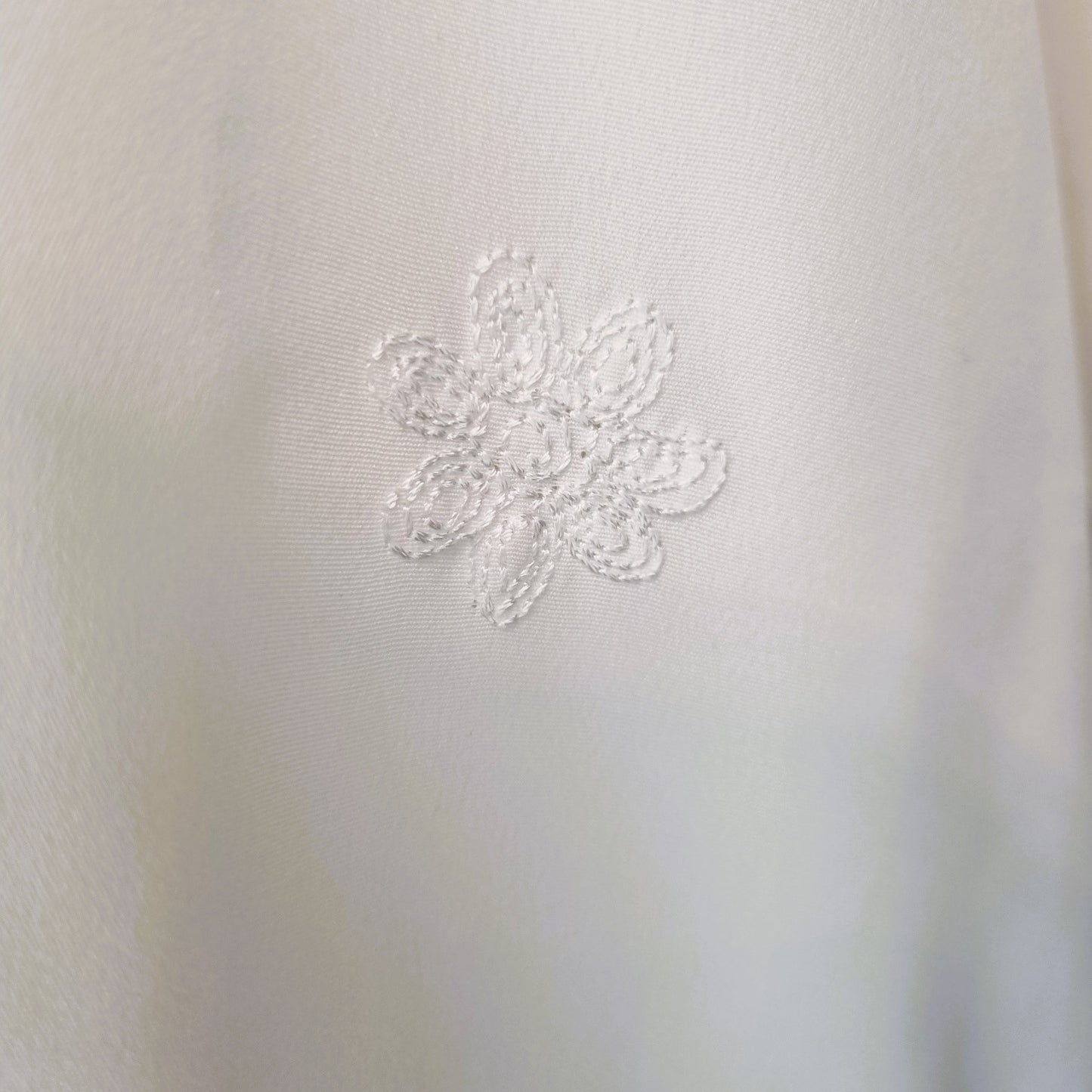 Smiley - Classic beige embroider sleeved button blouse