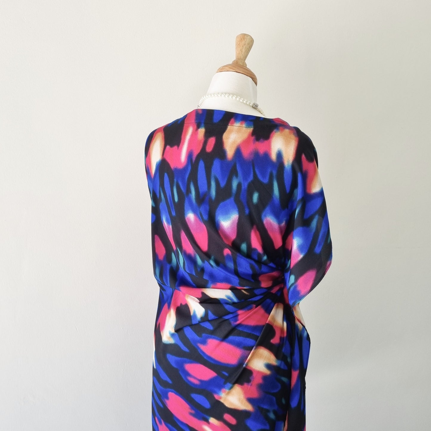 IDRESS - Chic, stylish,  bold and colorful midi dress