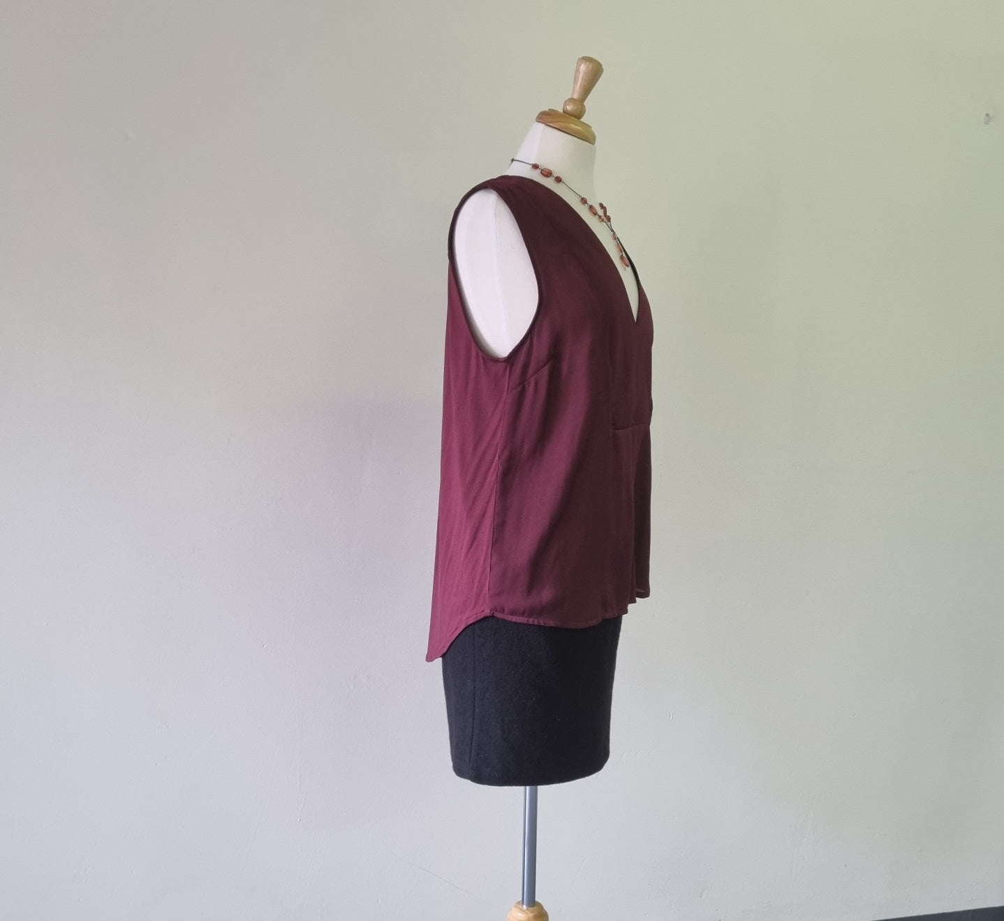 Witchery - Maroon sleeveless high low top