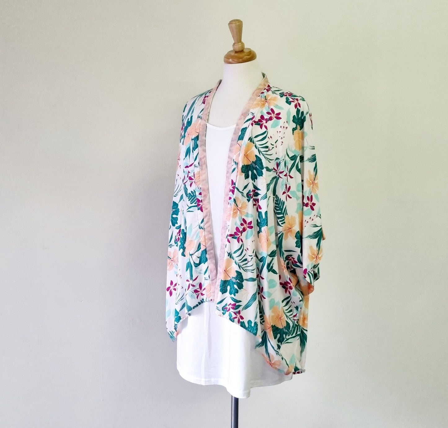 Cotton On Body - Beige, peach & green kimono