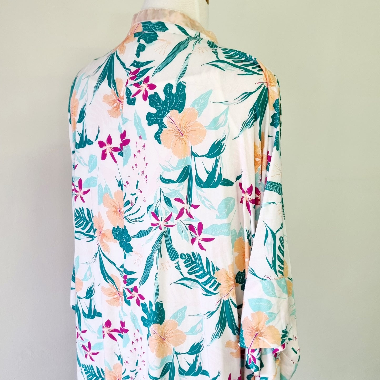 Cotton On Body - Beige, peach & green kimono