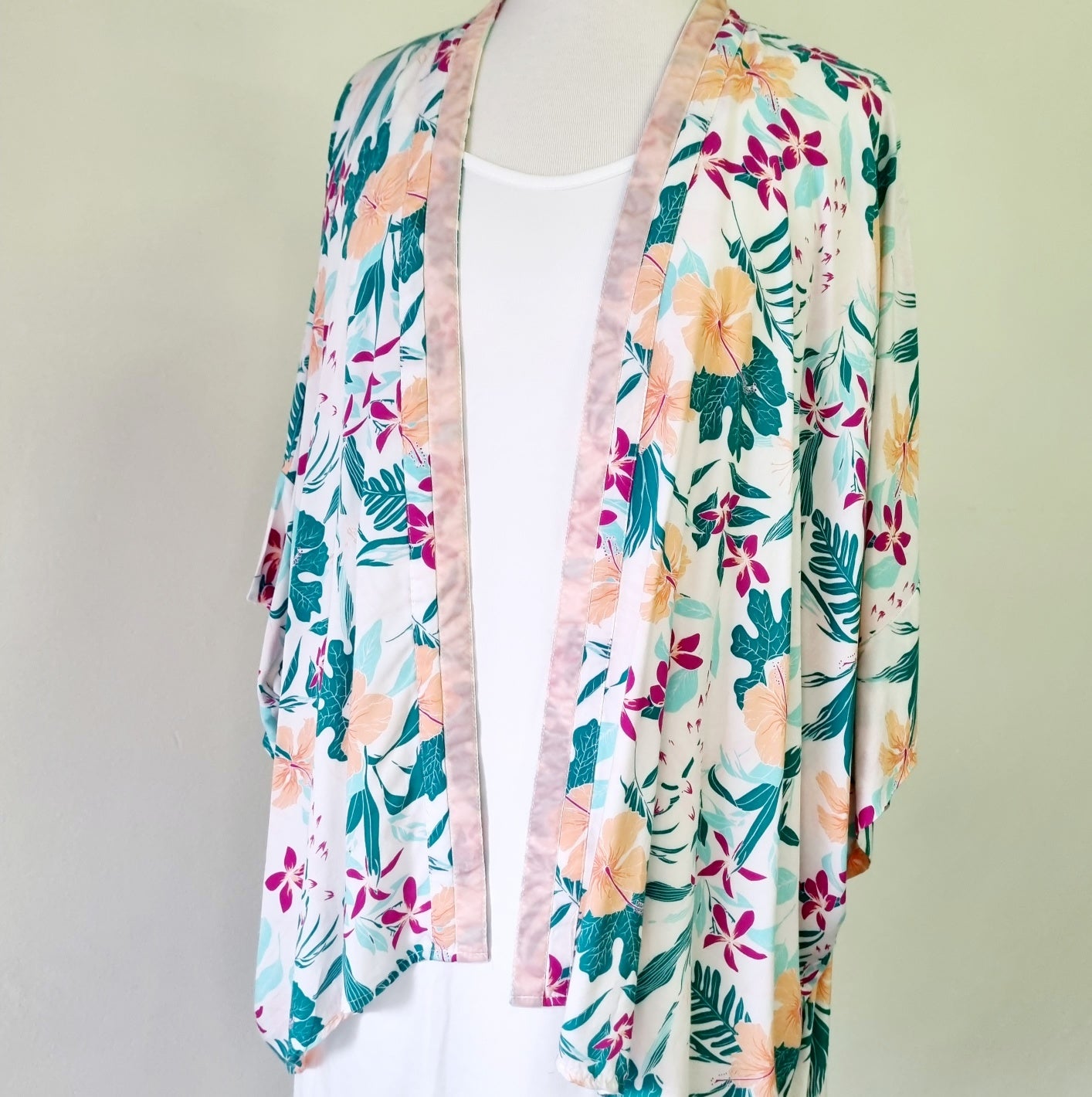 Cotton On Body - Beige, peach & green kimono