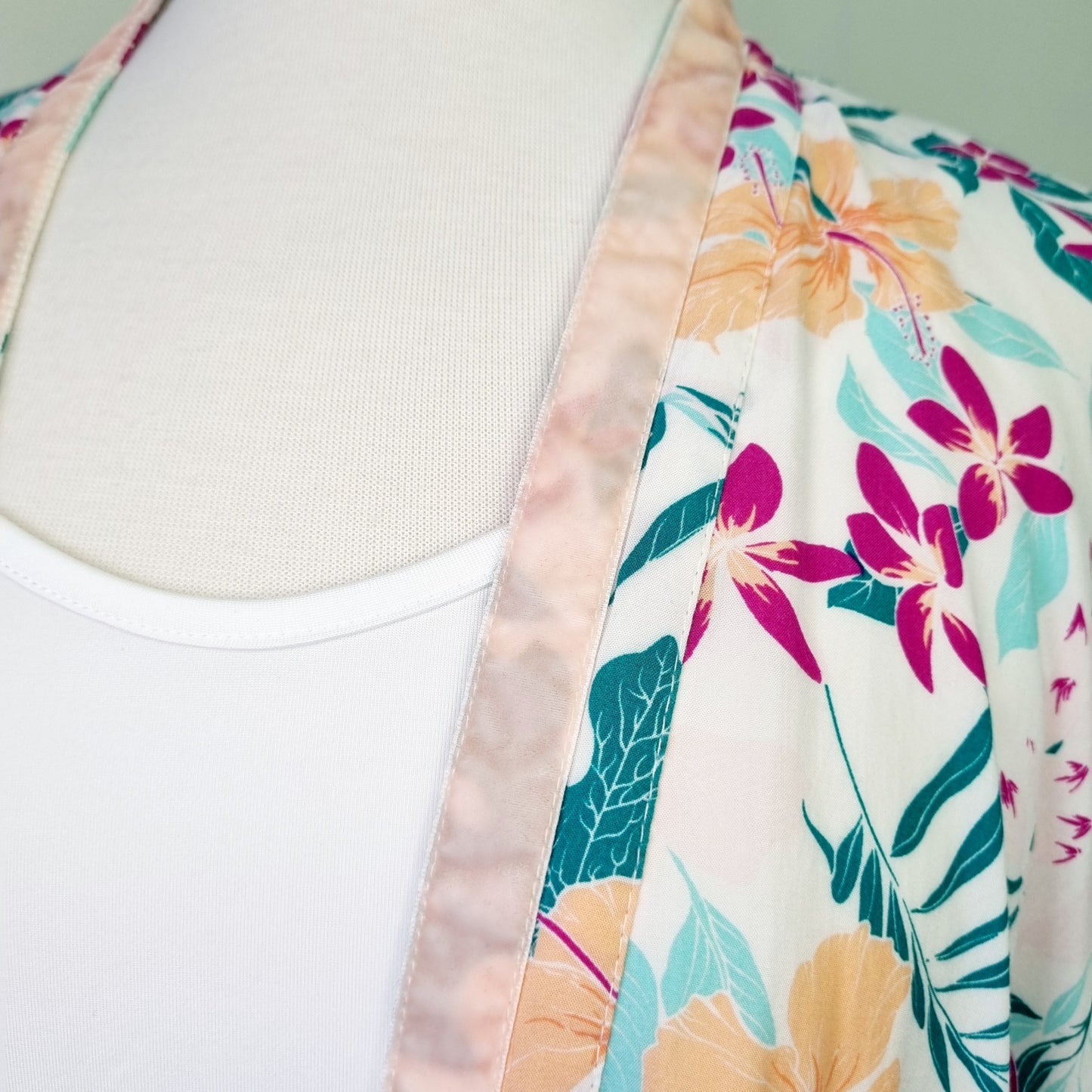 Cotton On Body - Beige, peach & green kimono