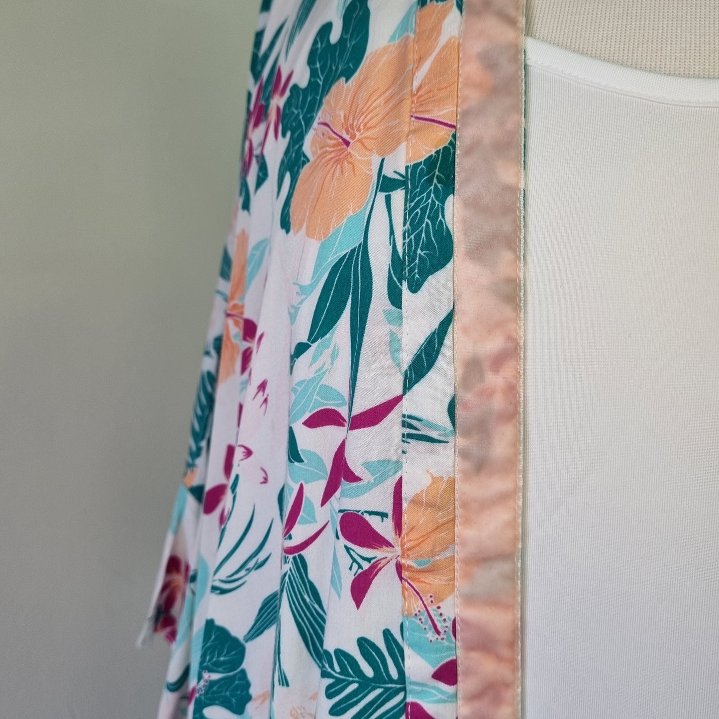 Cotton On Body - Beige, peach & green kimono