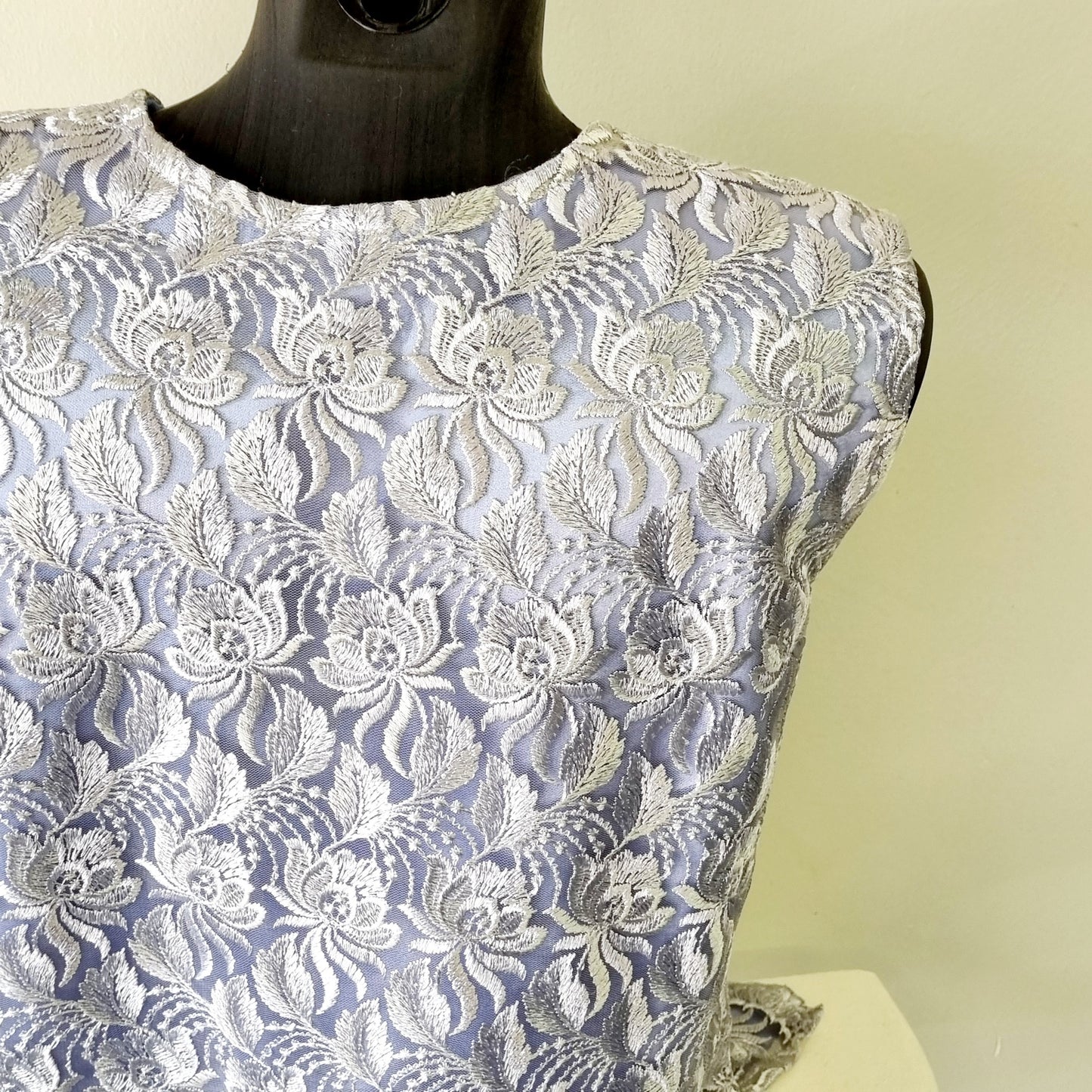 Hand Sewn - Mauve lace lined vintage sleeveless top.