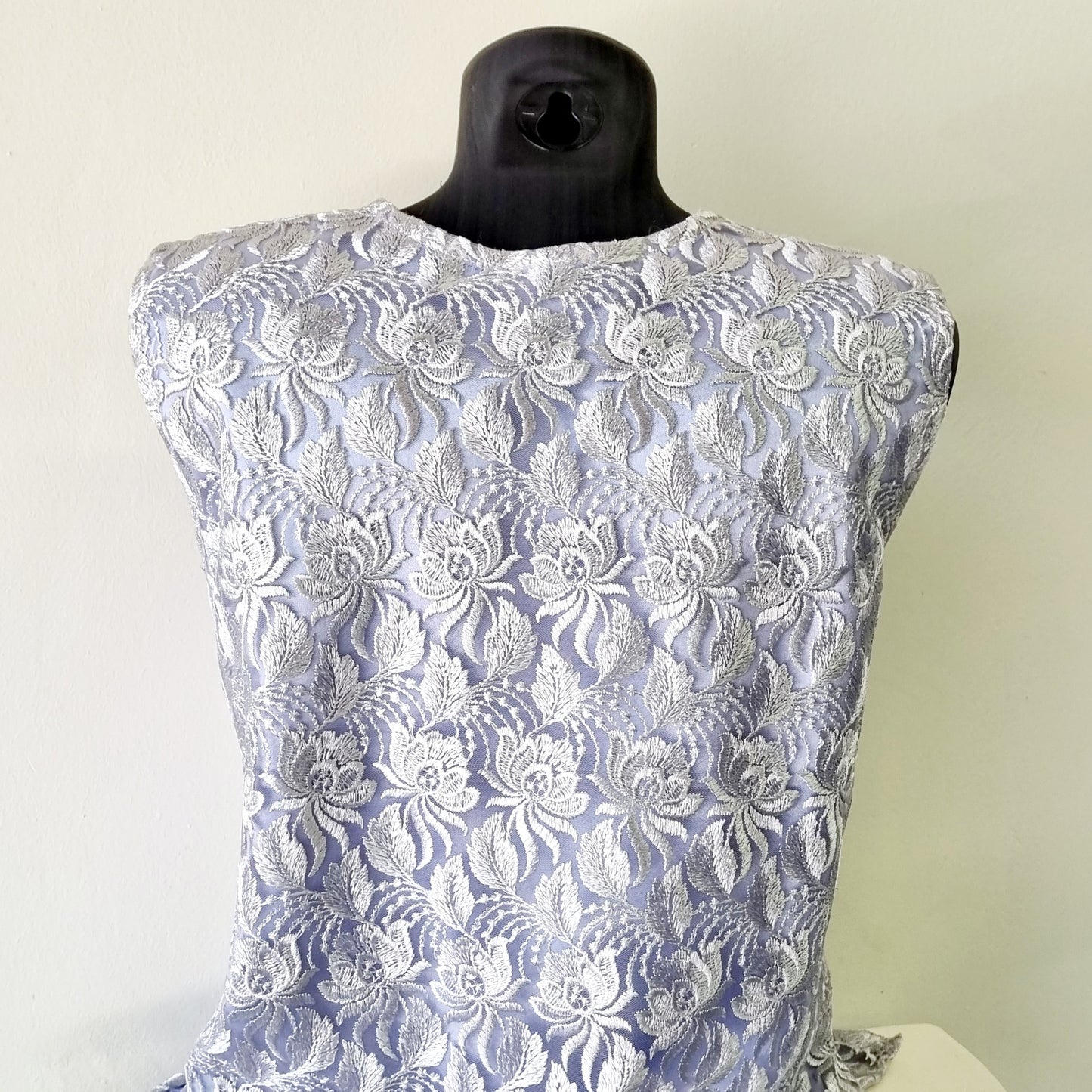 Hand Sewn - Mauve lace lined vintage sleeveless top.