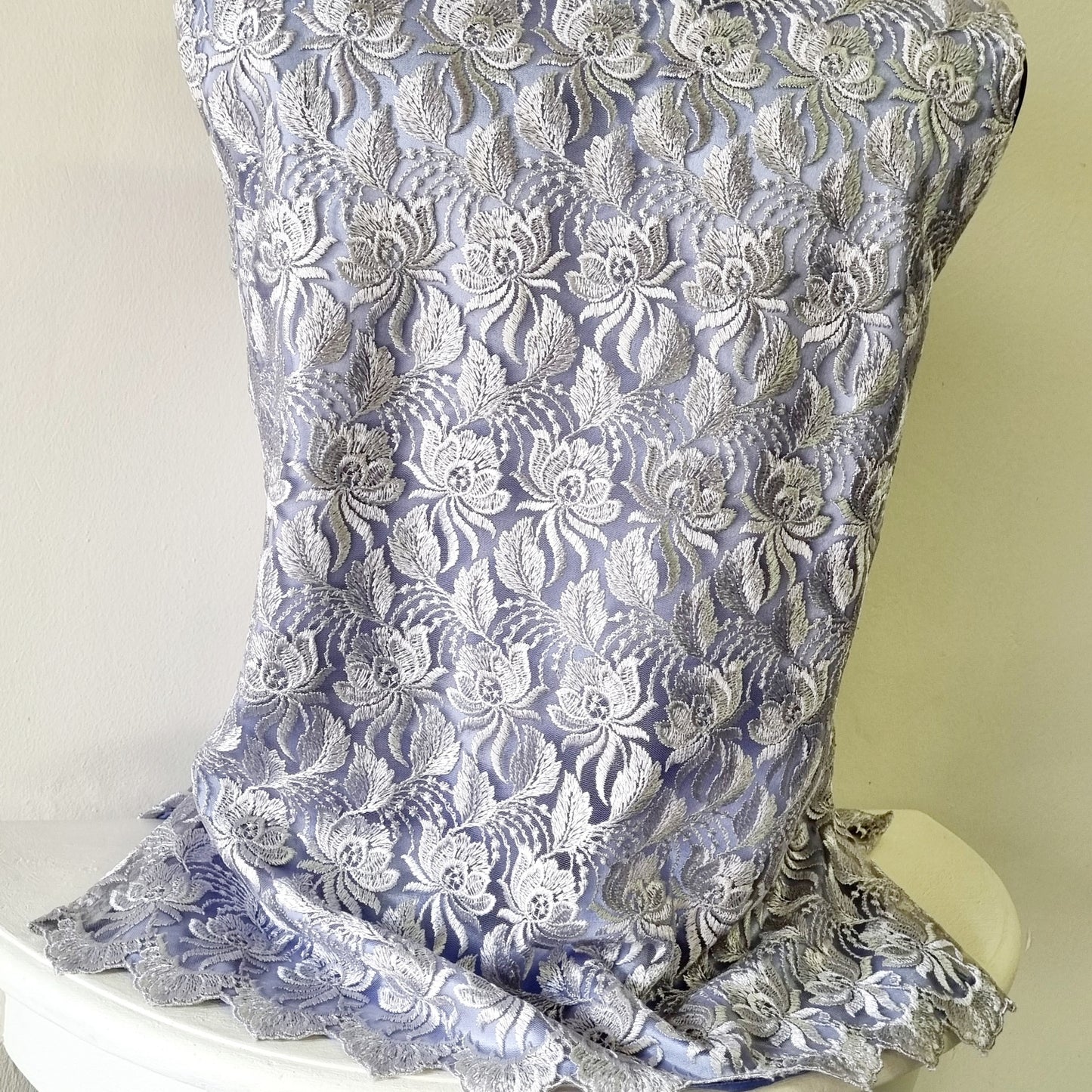 Hand Sewn - Mauve lace lined vintage sleeveless top.