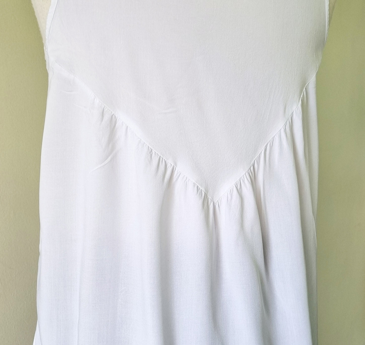 Witchery - White sleeveless V-neck lace embellished bodice blouse